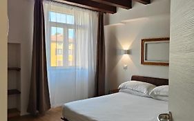 Borgo Di Ponte Holiday Apartments & Rooms